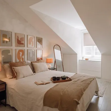 Netunno - 3 Bedrooms And Terrace In Arroios Lisboa