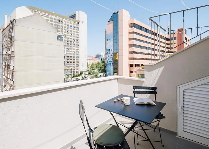 Netunno - 3 Bedrooms And Terrace In Arroios Appartement *